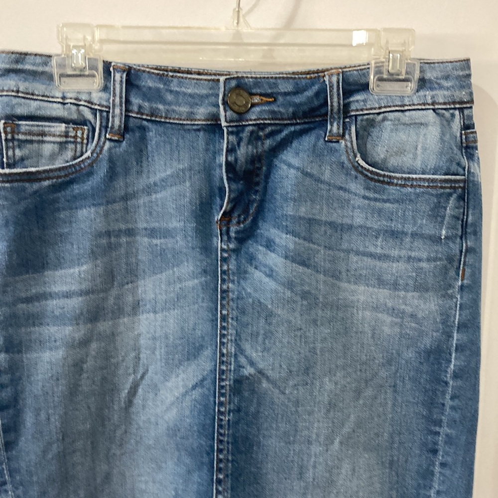KUT from the Kloth Jean skirt - Picture 2 of 9